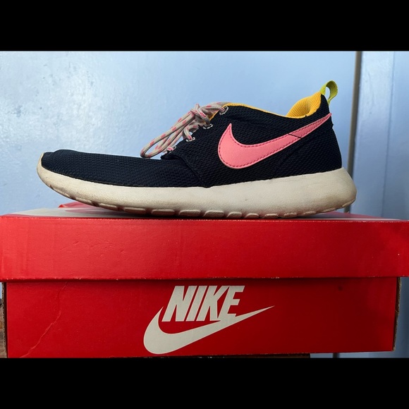 Nike shoes women - Picture 1 of 8